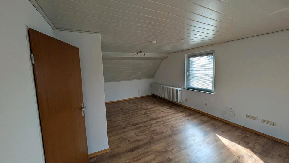 Etagenwohnung Brilon - 3 Zimmer, 100 m&sup2;, 590&euro; | Angebot:25612853