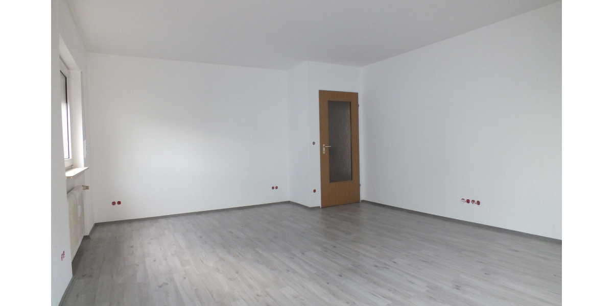 Frisch renovierte 3 Zimmer Wohnung mit ca. 75m² Wohnfläche mit Balkon und Garage - Appartement Nauheim | Angebot:26101851