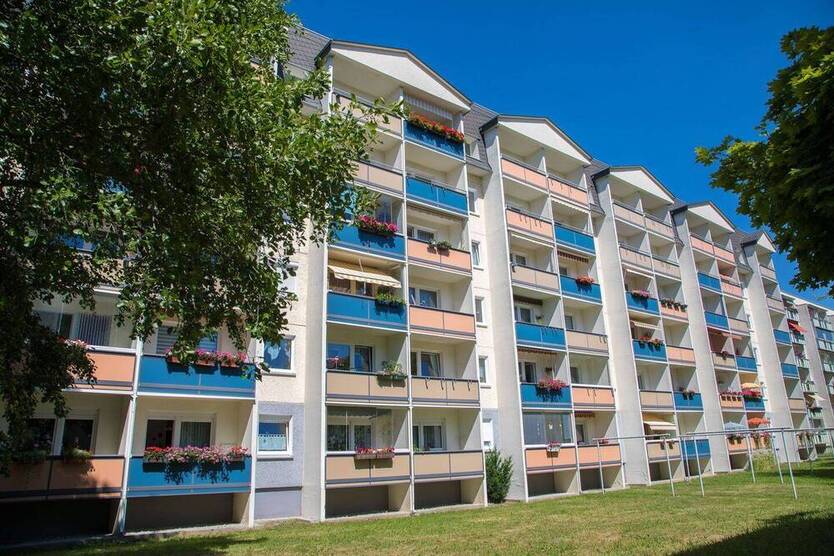 Schaumparty im modernen Wannenbad...helle 3-RW mit Wanne u. Balkon!!!