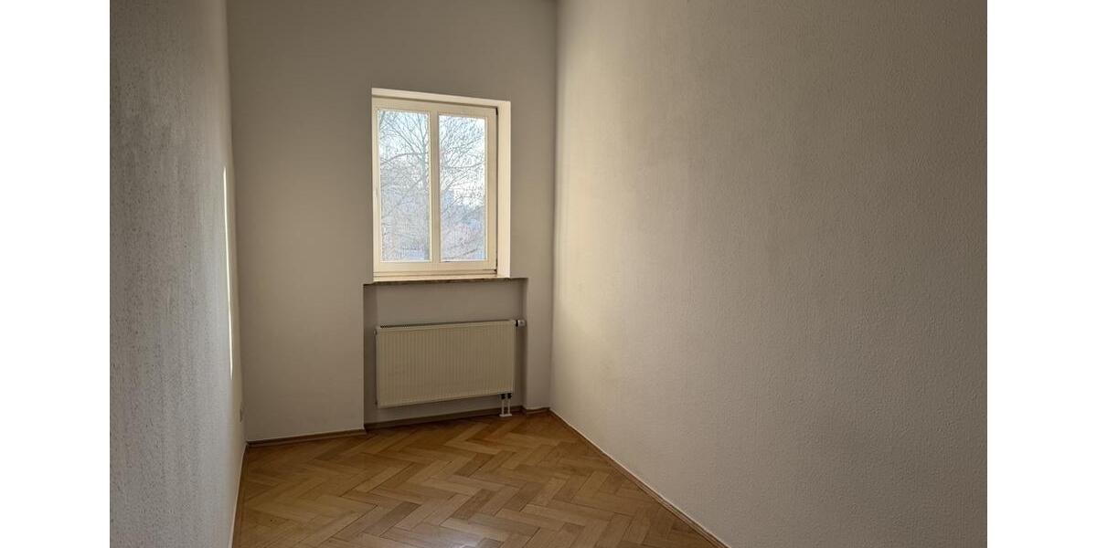 Etagenwohnung Nordhausen - 3 Zimmer, 87 m&sup2;, 500&euro; | Angebot:26099821