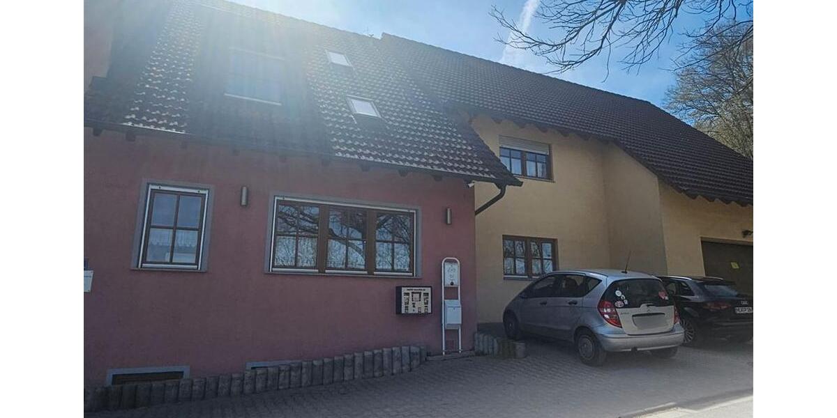 Erdgeschoßwohnung Münchsteinach - 8 Zimmer, 171 m&sup2;, 1.369&euro; | Angebot:26532045