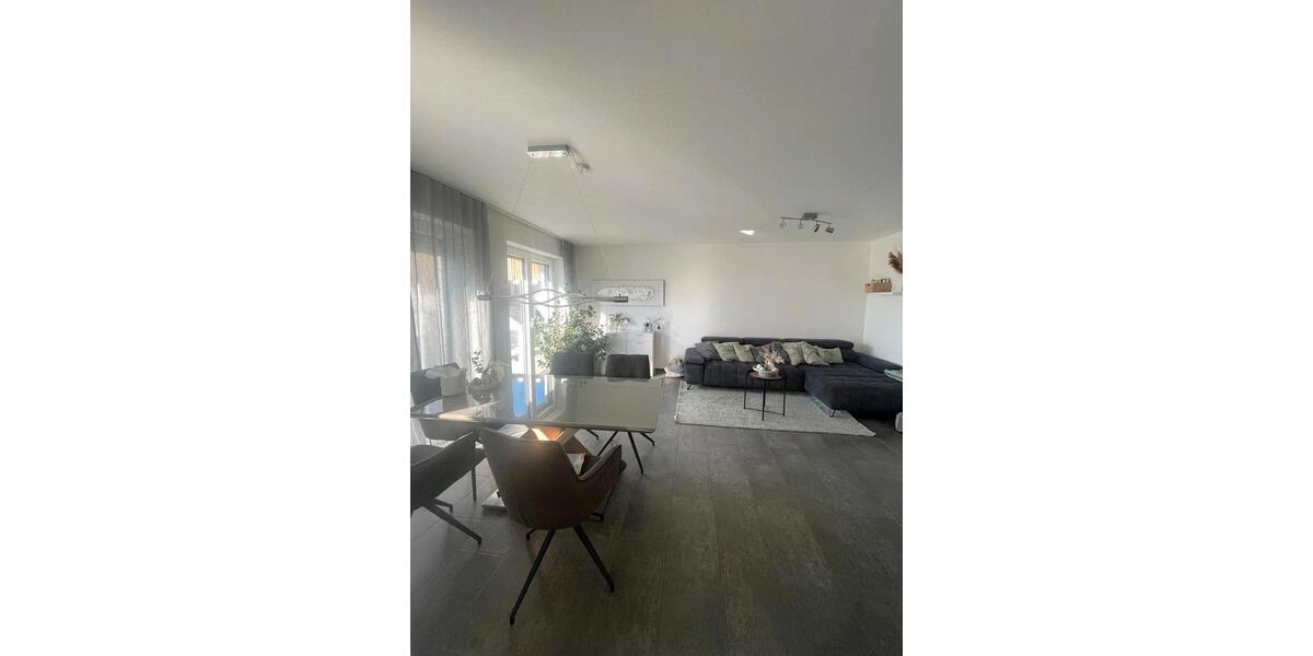 Erdgeschoßwohnung Adelzhausen - 3.5 Zimmer, 90 m&sup2;, 1.380&euro; | Angebot:26000200