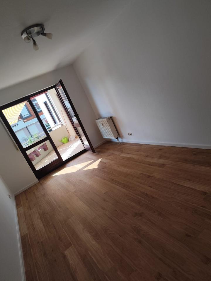 Nähe Residenz: SartoRIUssstr.6 ruhige 3-Zi Wohng, sonniger Balkon