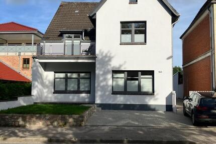Zweifamilienhaus in TOP Lage in Heide zu vermieten zimmer