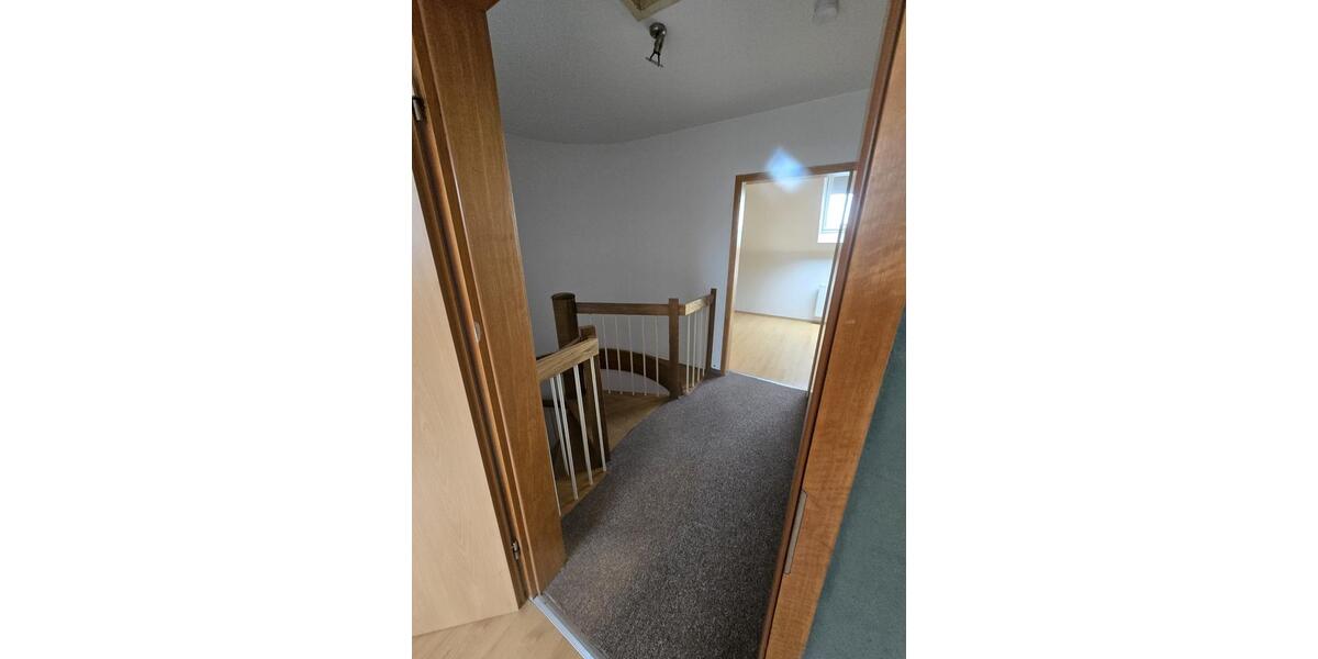 Etagenwohnung Merzig - 5 Zimmer, 140 m&sup2;, 1.100&euro; | Angebot:26591928
