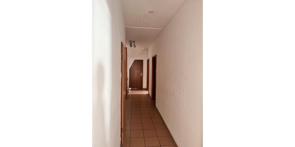 Dachgeschoßwohnung Saarbrücken - 5 Zimmer, 125 m&sup2;, 1.080&euro; | Angebot:24747511