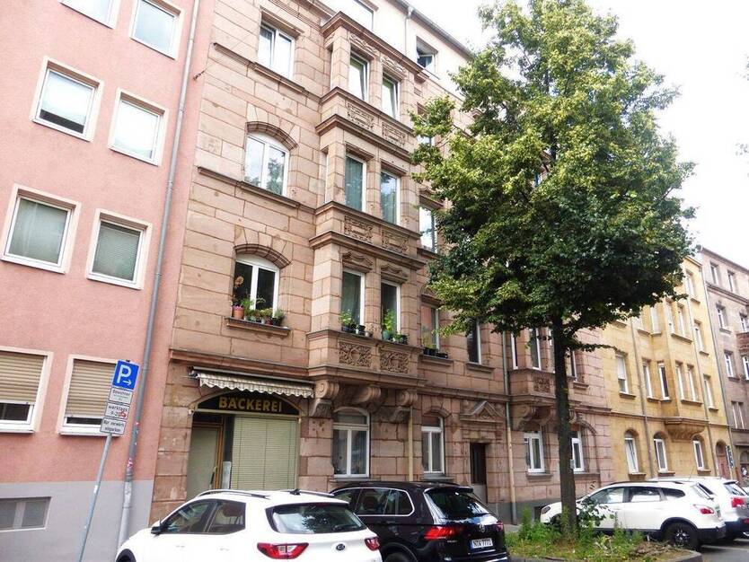 ALTBAU-FREUNDE AUFGEPASST! Hübsche, sanierte 4 ZW im 1. OG eines charmanten Jugendstil-Anwesens (Bj. 1904) mit Balkon nähe Wöhrder See.