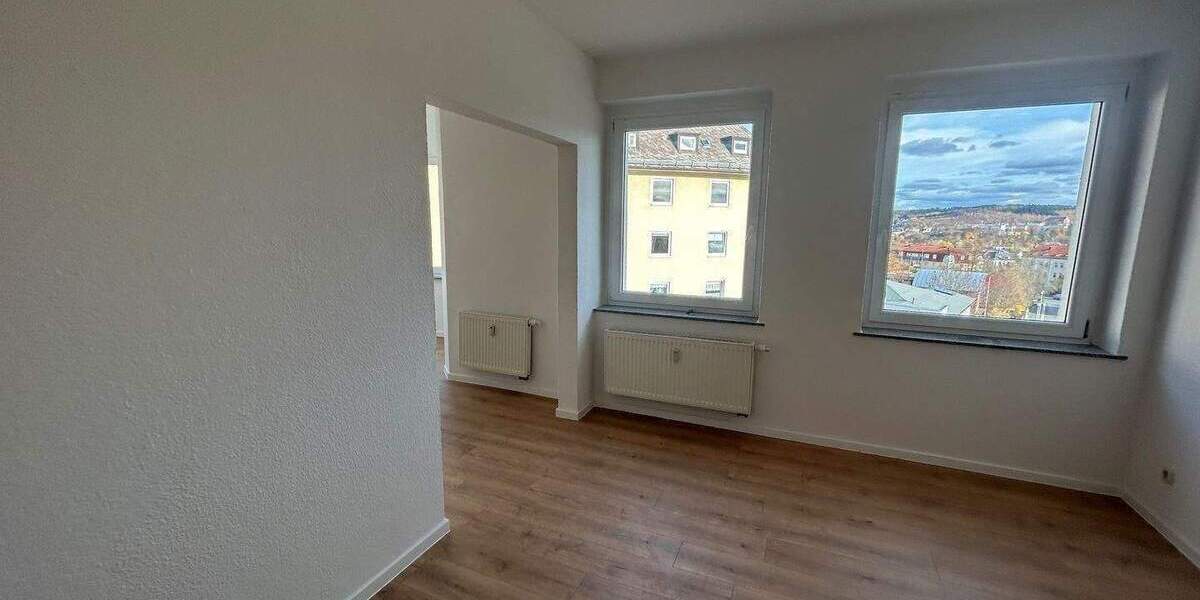 Etagenwohnung Plauen Stadtmitte - 3 Zimmer, 68 m&sup2;, 375&euro; | Angebot:26486458