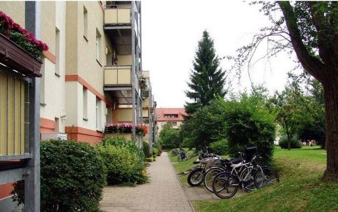Deine eigene DG-Wohnung mit Balkon in ruhiger Lage