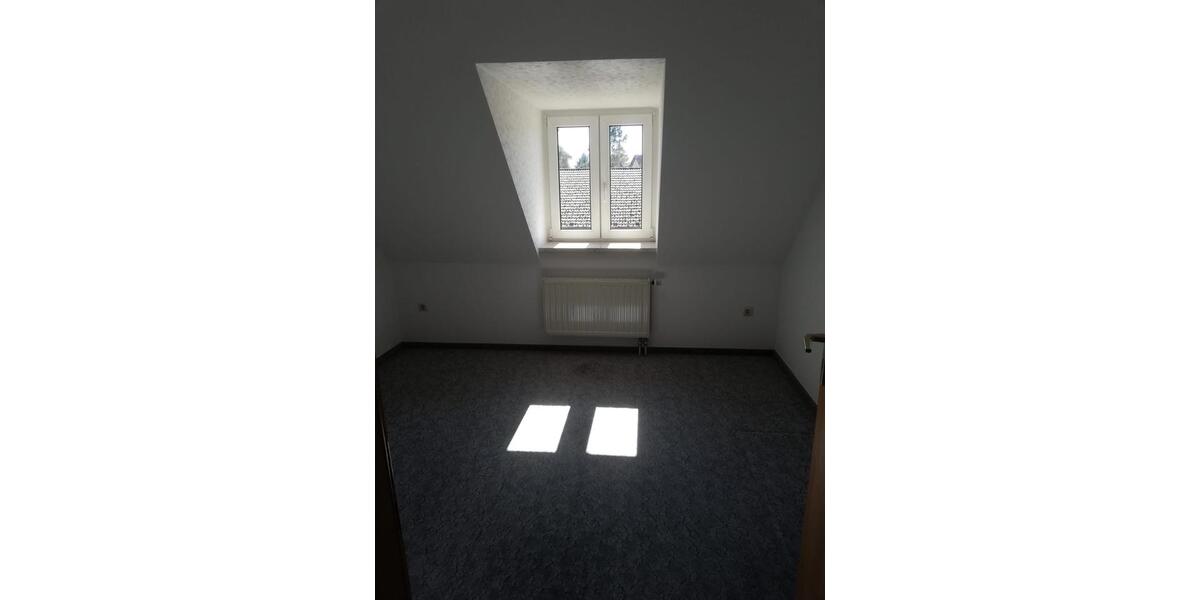 Dachgeschoßwohnung Zossen - 3 Zimmer, 65 m&sup2;, 800&euro; | Angebot:26497424