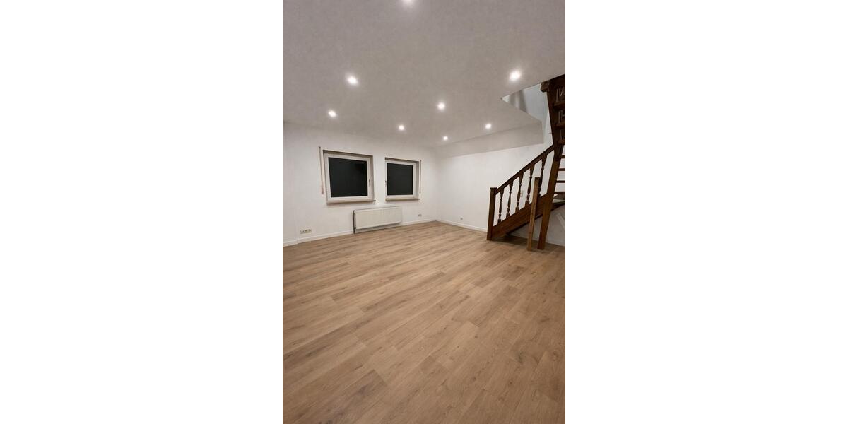 Etagenwohnung Gronau (Westfahlen) - 5 Zimmer, 1.300&euro; | Angebot:25893205