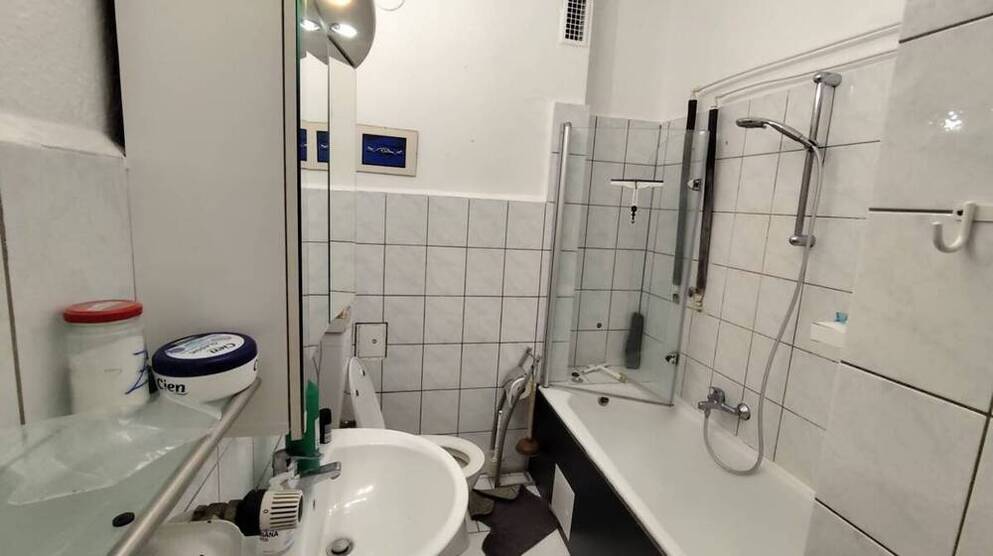 großzügige 3-Zimmer-Küche-Bad mit großem Balkon und Kaminofen