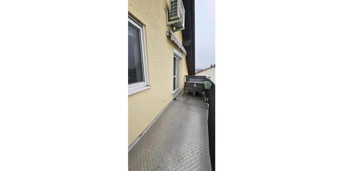 Dachgeschoßwohnung Tegernheim - 3 Zimmer, 88 m&sup2;, 1.200&euro; | Angebot:26377550
