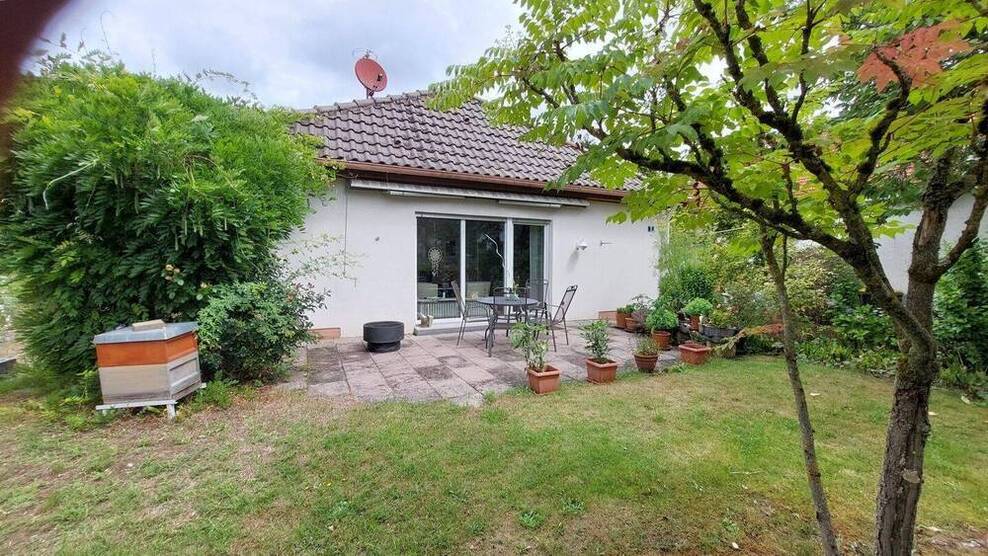 Geräumiger Bungalow in ruhiger Lage mit Doppelgarage