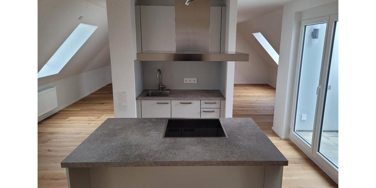 Dachgeschoßwohnung Amberg - 2 Zimmer, 68 m&sup2;, 890&euro; | Angebot:25990712