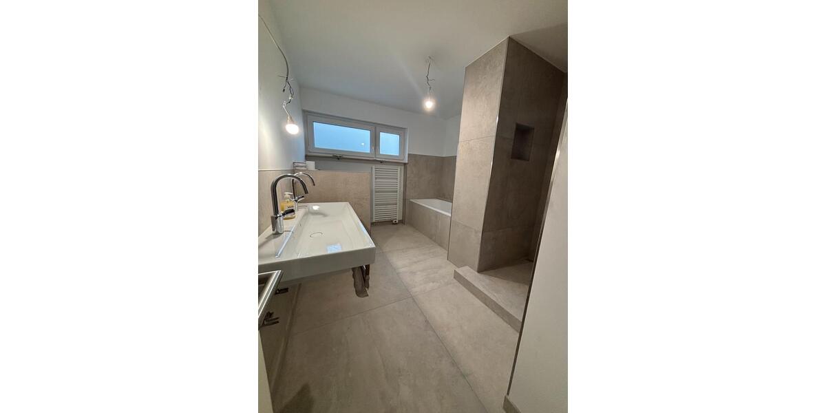 Etagenwohnung Nürnberg Gibitzenhof - 4 Zimmer, 138 m&sup2;, 2.200&euro; | Angebot:26030575