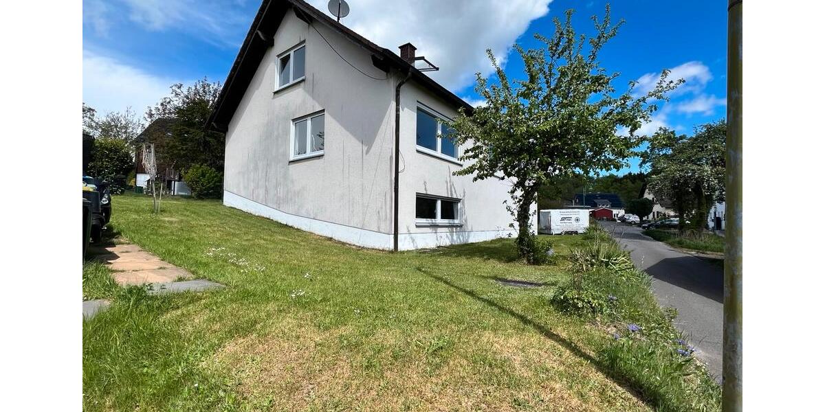Einfamilienhaus Reichshof - 7 Zimmer, 190 m&sup2;, 1.600&euro; | Angebot:26434486