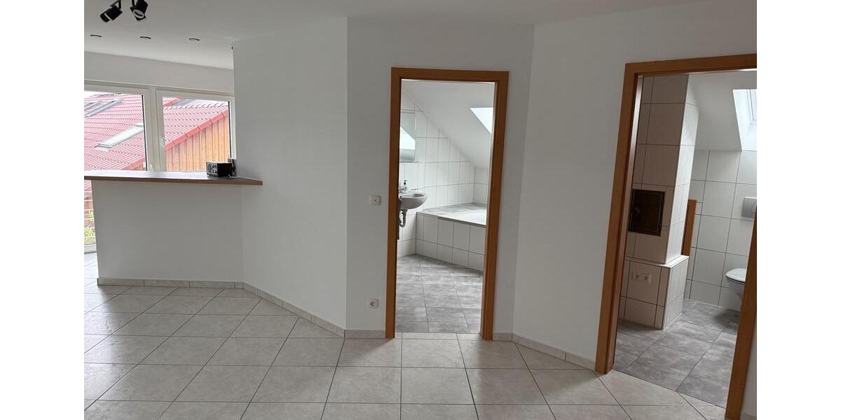 Dachgeschoßwohnung Rosengarten - 2.5 Zimmer, 72 m&sup2;, 600&euro; | Angebot:26613932