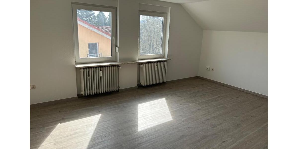 Dachgeschoßwohnung Bad Kissingen - 3 Zimmer, 75 m&sup2;, 630&euro; | Angebot:26039149