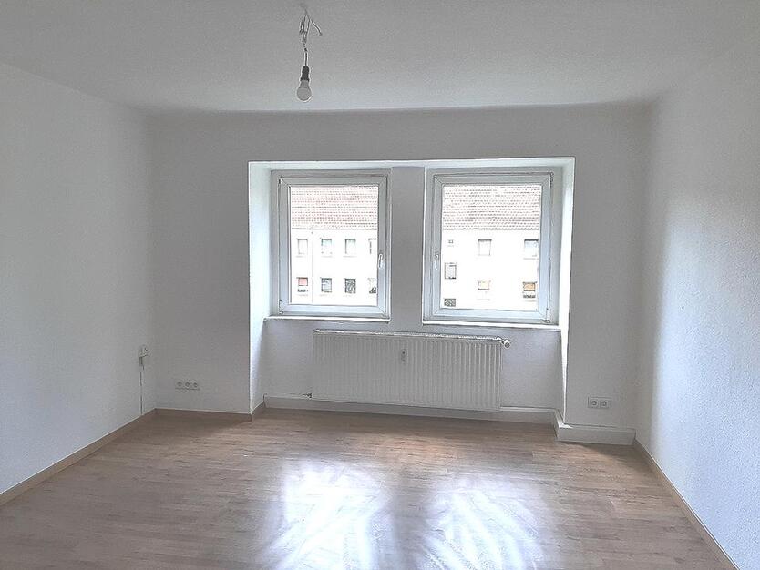 3 Zimmer in der 2 Etage möchten bewohnt werden zimmer