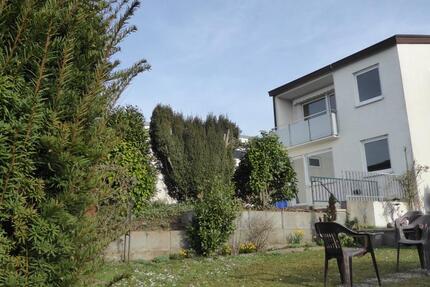 Haus Neckartenzlingen - 4 Zimmer, 102 m&sup2;, 1.200&euro; | Angebot:25420861