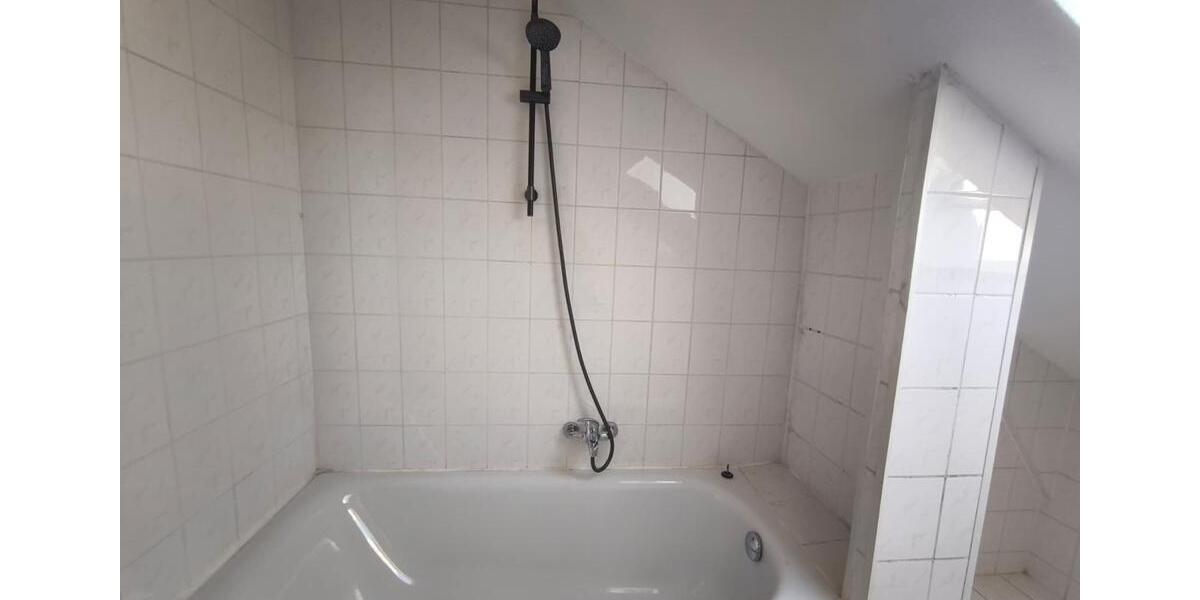 Dachgeschoßwohnung Zwickau - 3 Zimmer, 75 m&sup2;, 500&euro; | Angebot:26705459