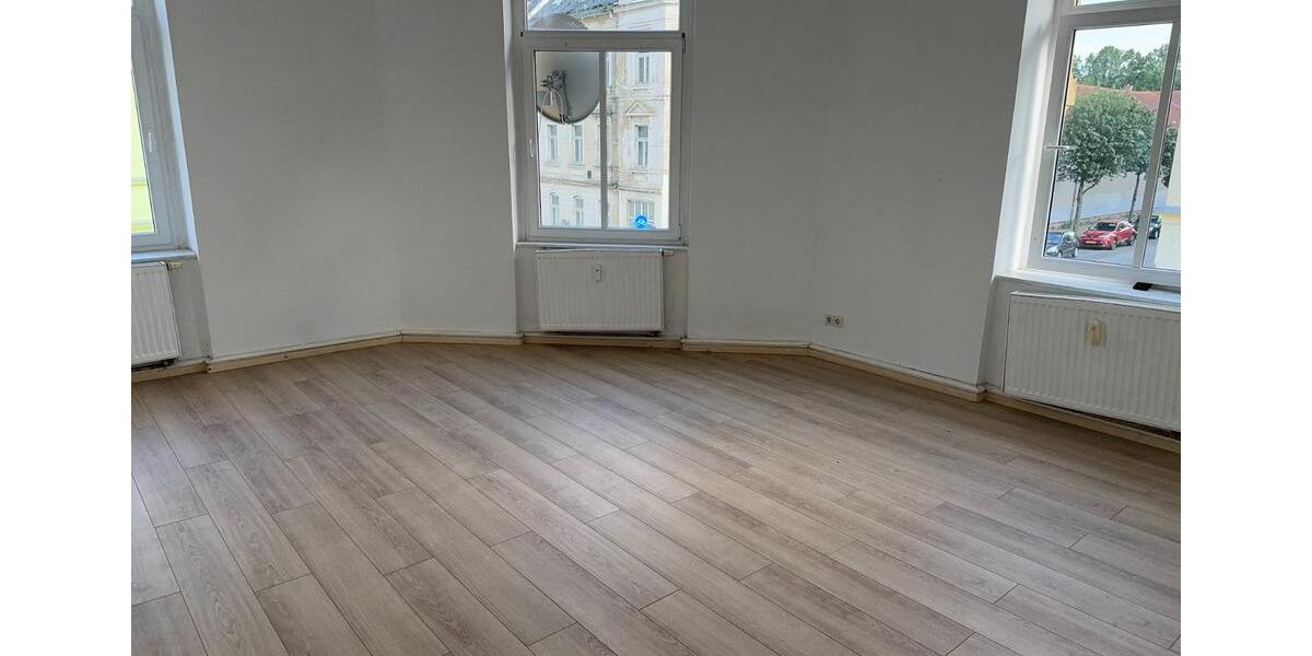 7 8 Raumwohnung mit drei Bädern Zentrum-Döbeln 04720 8 zimmer