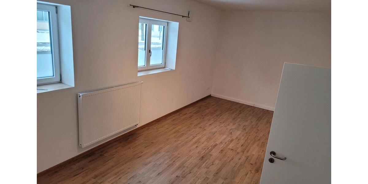 Erdgeschoßwohnung Traunstein - 3.5 Zimmer, 118 m&sup2;, 1.450&euro; | Angebot:24649673