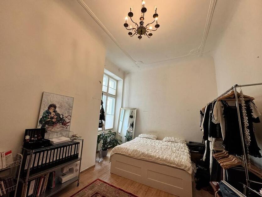 Großes WG Zimmer in AltbauWohnung in WilmersdorfCharlottenburg