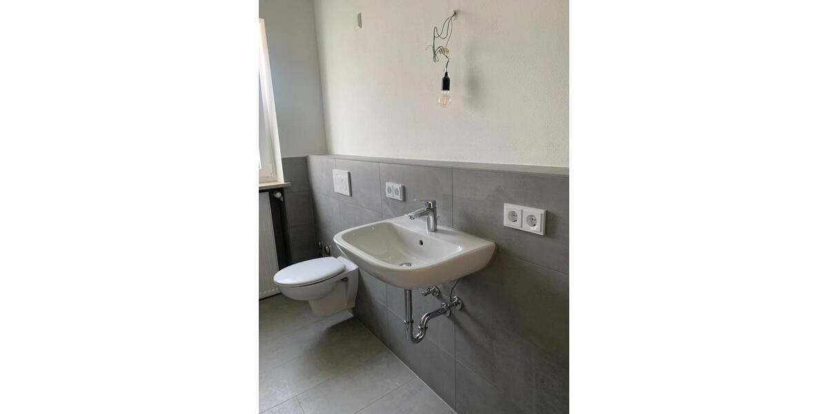 Etagenwohnung Teublitz - 7 Zimmer, 215 m&sup2;, 1.400&euro; | Angebot:26183694