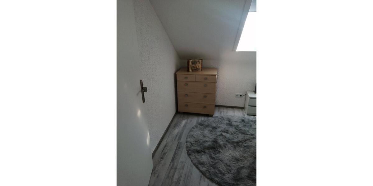 Dachgeschoßwohnung Singen (Hohentwiel) - 3 Zimmer, 65 m&sup2;, 1.180&euro; | Angebot:25988241
