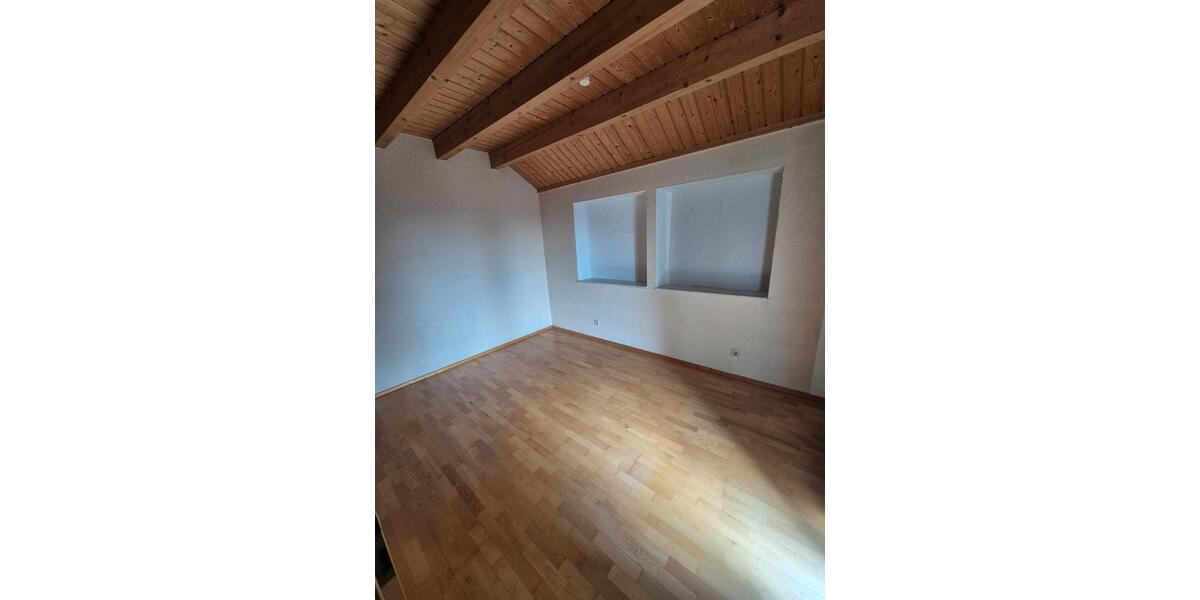 Etagenwohnung Homburg - 4 Zimmer, 85 m&sup2;, 750&euro; | Angebot:25022297