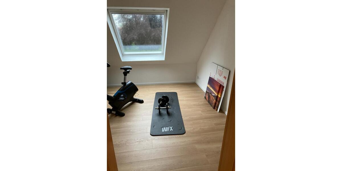 Dachgeschoßwohnung Zetel - 3 Zimmer, 80 m&sup2;, 620&euro; | Angebot:26696468