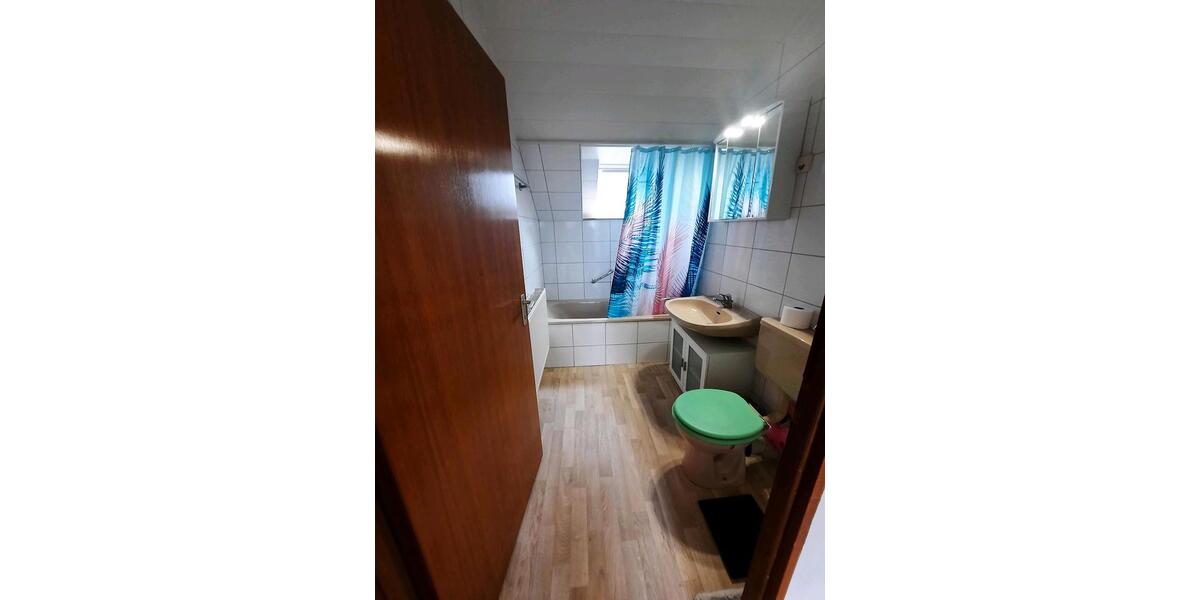 Dachgeschoßwohnung Leverkusen Bergisch Neukirchen - 1 Zimmer, 35 m&sup2;, 350&euro; | Angebot:26704975