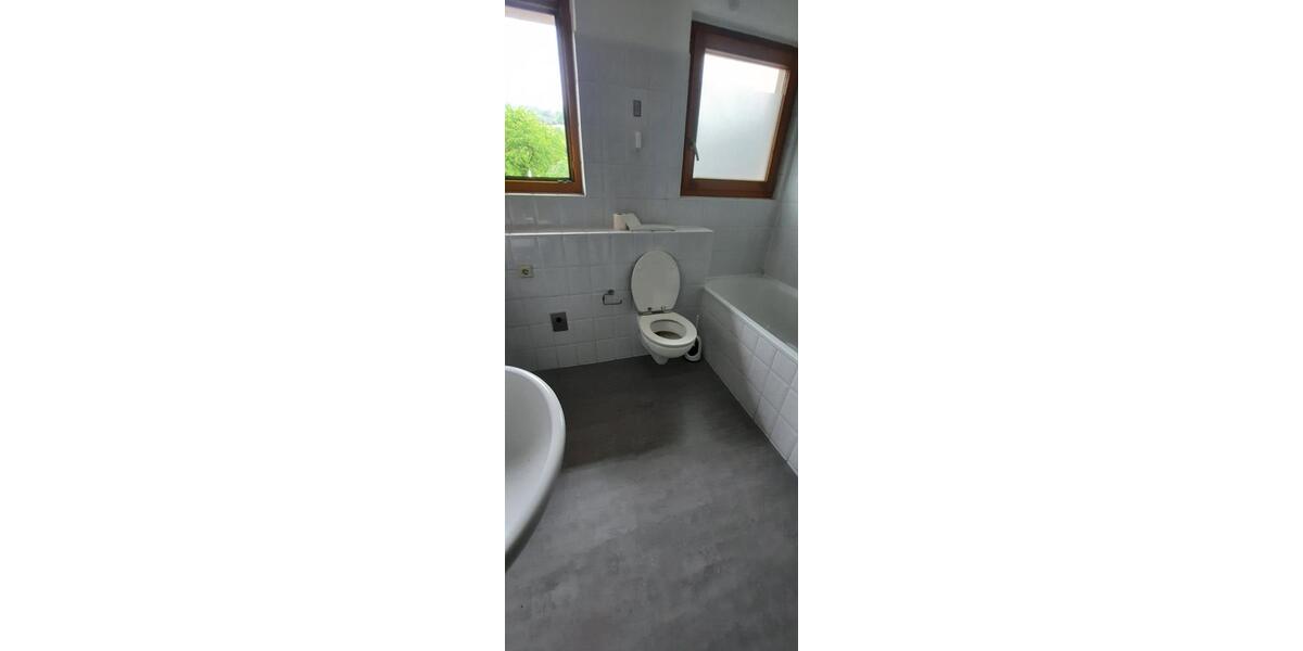 Etagenwohnung Hilzingen - 4 Zimmer, 108 m&sup2;, 900&euro; | Angebot:24753264