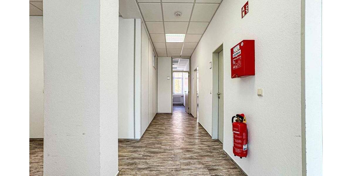 Gewerbeobjekt Kiel Exerzierplatz - 9 Zimmer, 245 m&sup2;, 3.400&euro; | Angebot:25666595