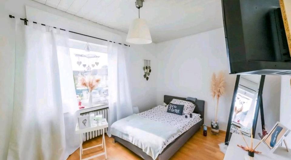 Erdgeschoßwohnung Herford Falkendiek - 3 Zimmer, 80 m&sup2;, 1.400&euro; | Angebot:26095954