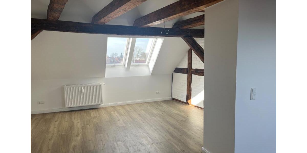 Dachgeschoßwohnung Perleberg - 2.5 Zimmer, 93 m&sup2;, 850&euro; | Angebot:25292710