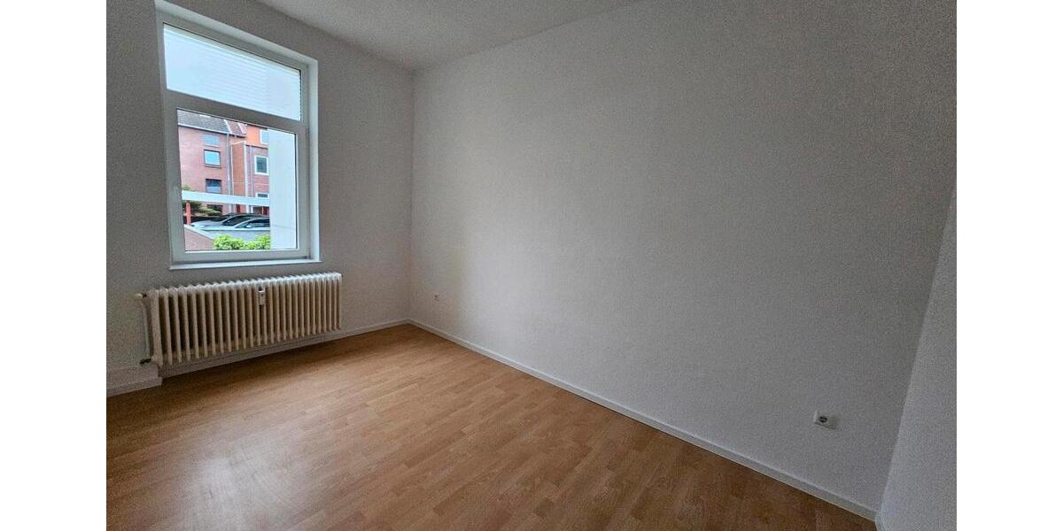 Etagenwohnung Zetel - 2 Zimmer, 50 m&sup2;, 350&euro; | Angebot:26634838