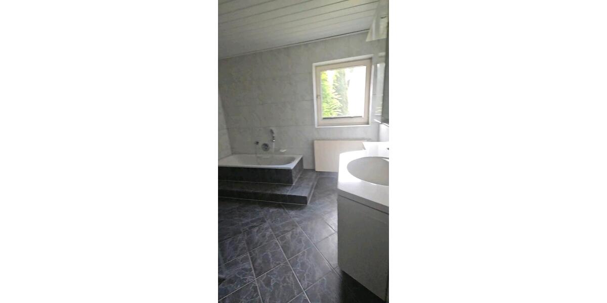 Einfamilienhaus Warburg - 4 Zimmer, 135 m&sup2;, 1.350&euro; | Angebot:24646481