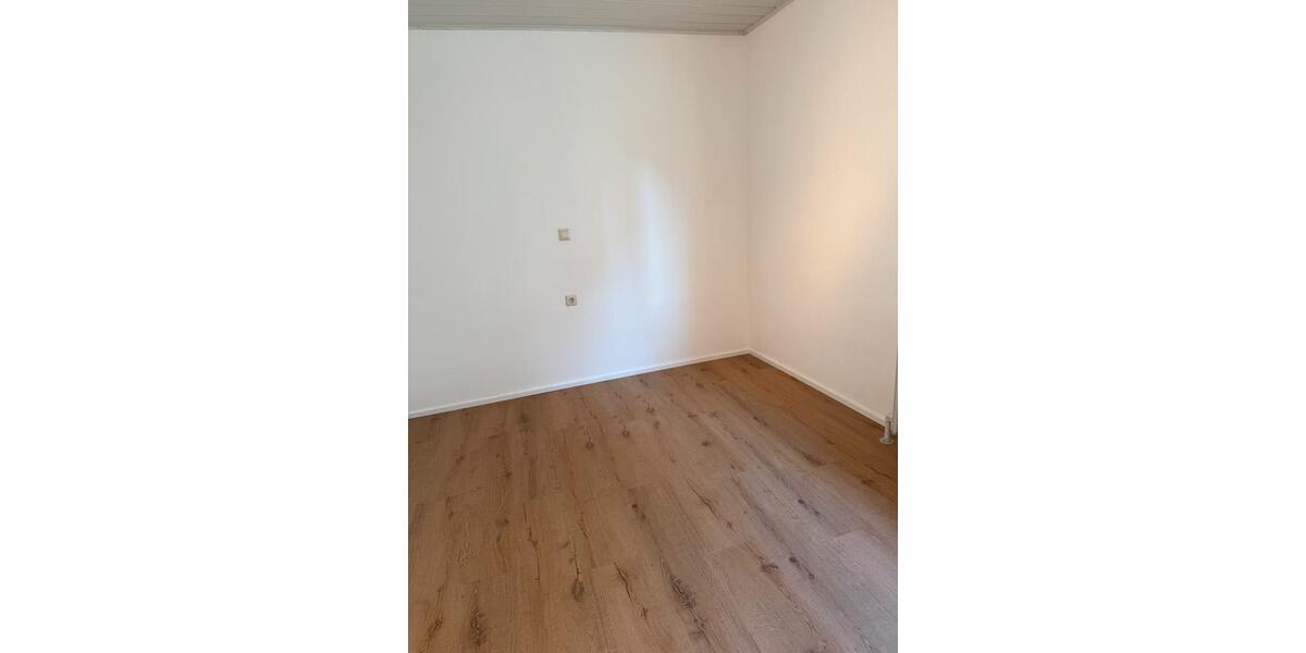 Erdgeschoßwohnung Rechberghausen - 3 Zimmer, 75 m&sup2;, 1.200&euro; | Angebot:24753999