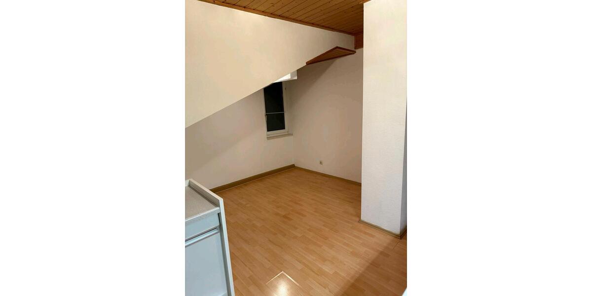 Dachgeschoßwohnung Hofbieber - 3 Zimmer, 100 m&sup2;, 850&euro; | Angebot:23717072