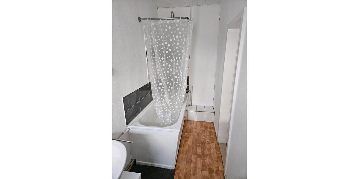 Etagenwohnung Wehretal - 1 Zimmer, 56 m&sup2;, 300&euro; | Angebot:26121926