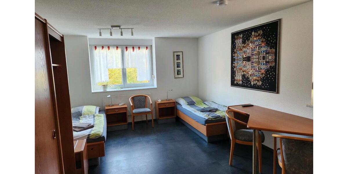 Wohnen auf Zeit Rosenberg - 10 Zimmer, 100 m&sup2;, 25&euro; | Angebot:23082906