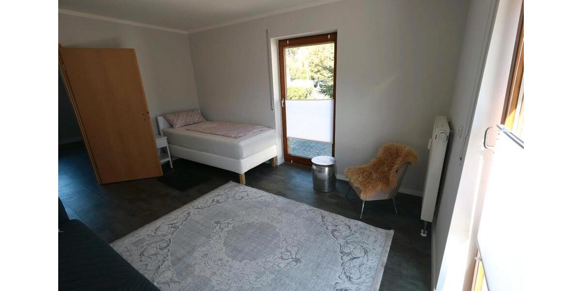 Erdgeschoßwohnung Affing - 4 Zimmer, 125 m&sup2;, 1.800&euro; | Angebot:23828938