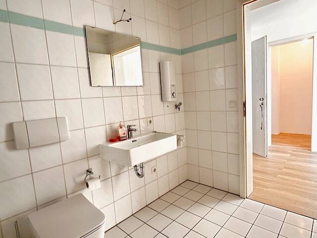 Modernisierte 2 - Zimmerwohnung mit großer Loggia zum wohlfühlen!
