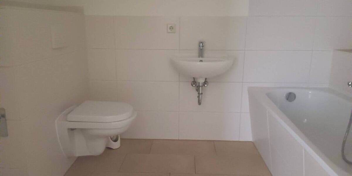Etagenwohnung Görlitz Innenstadt - 3 Zimmer, 98 m&sup2;, 640&euro; | Angebot:26154395