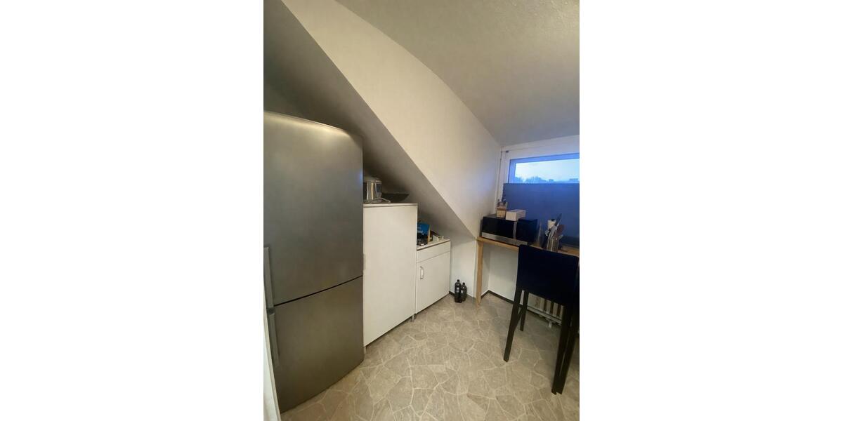 Dachgeschoßwohnung Kiel Ellerbek - 2.5 Zimmer, 68 m&sup2;, 851&euro; | Angebot:25892681