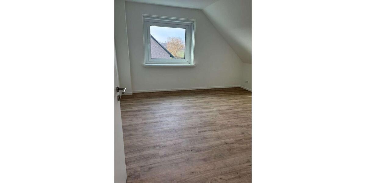 Dachgeschoßwohnung Neustadt am Rübenberge - 3 Zimmer, 90 m&sup2;, 895&euro; | Angebot:26632875