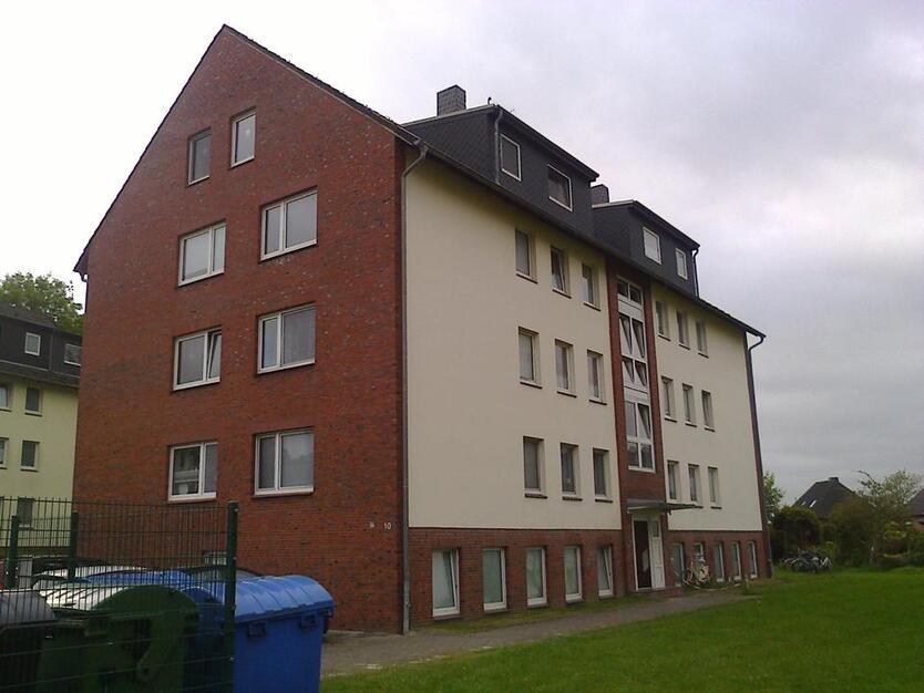 Roffhausen bei WHV. 80m² DG Wohnung 3 Zimmer Küche Bad